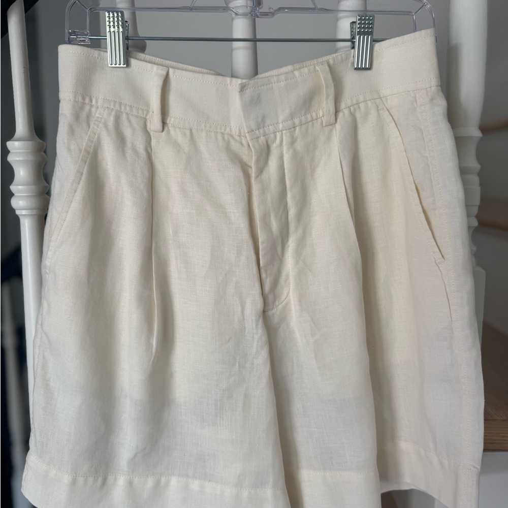 Everlane Off-White Linen Shorts